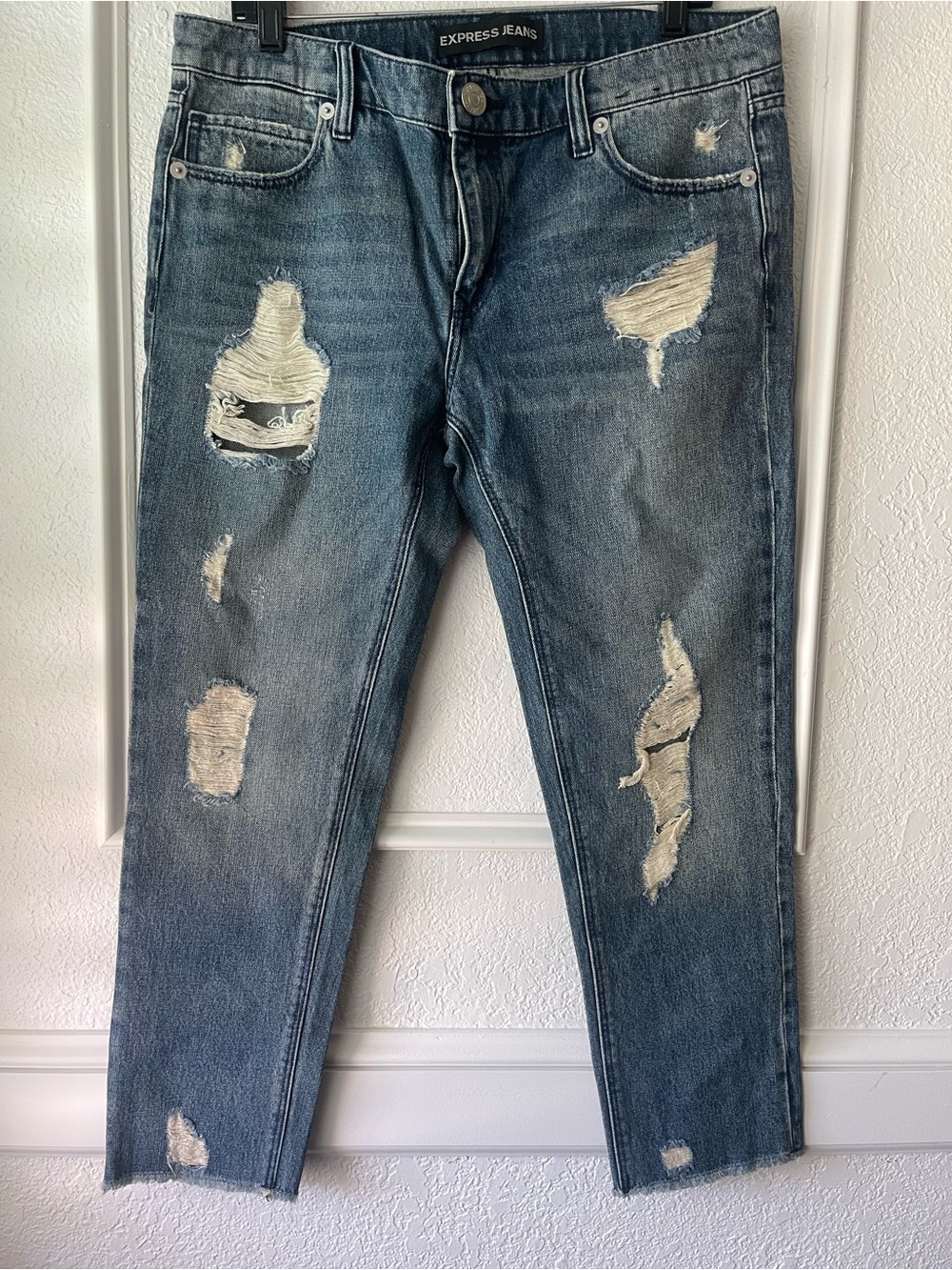 Express Women Girlfriend Distressed Cropped Jeans in Medium Blue